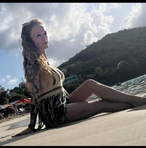 Meet your Posher, April - Picture 1 of 1